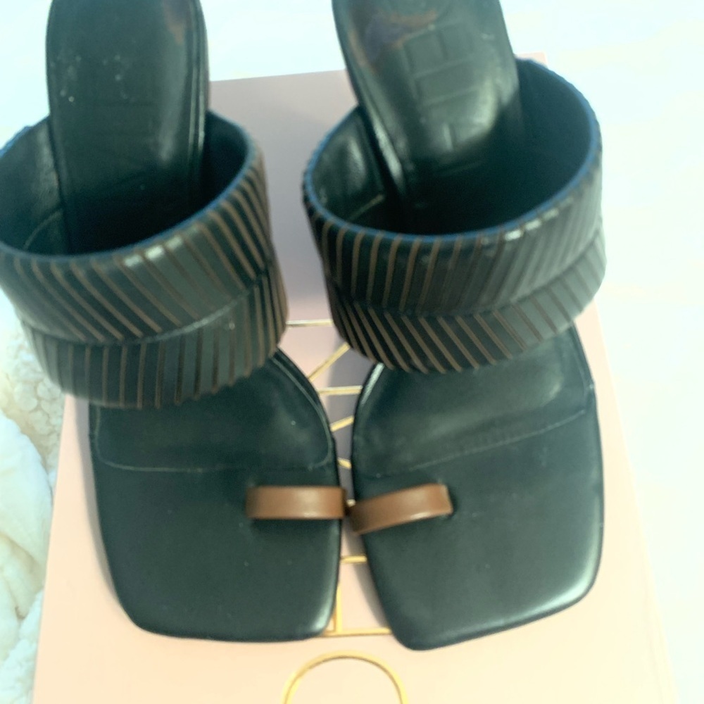 Women's Black Slide Heels with Brown Toe Loop